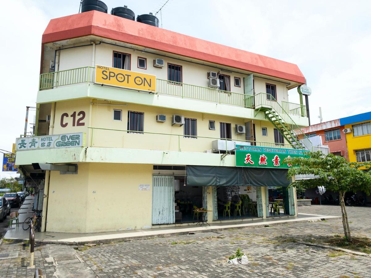 Spot On 89582 Evergreen Hotel Keningau Esterno foto